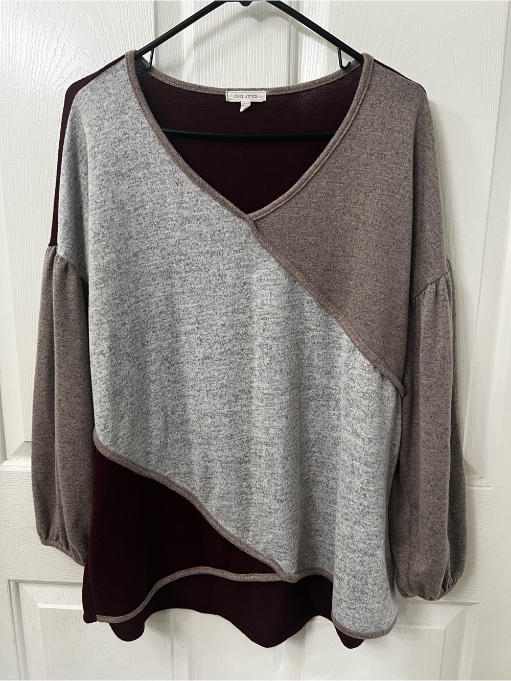 Colorblock V-Neck Pullover Sweater — Gray & Burgundy